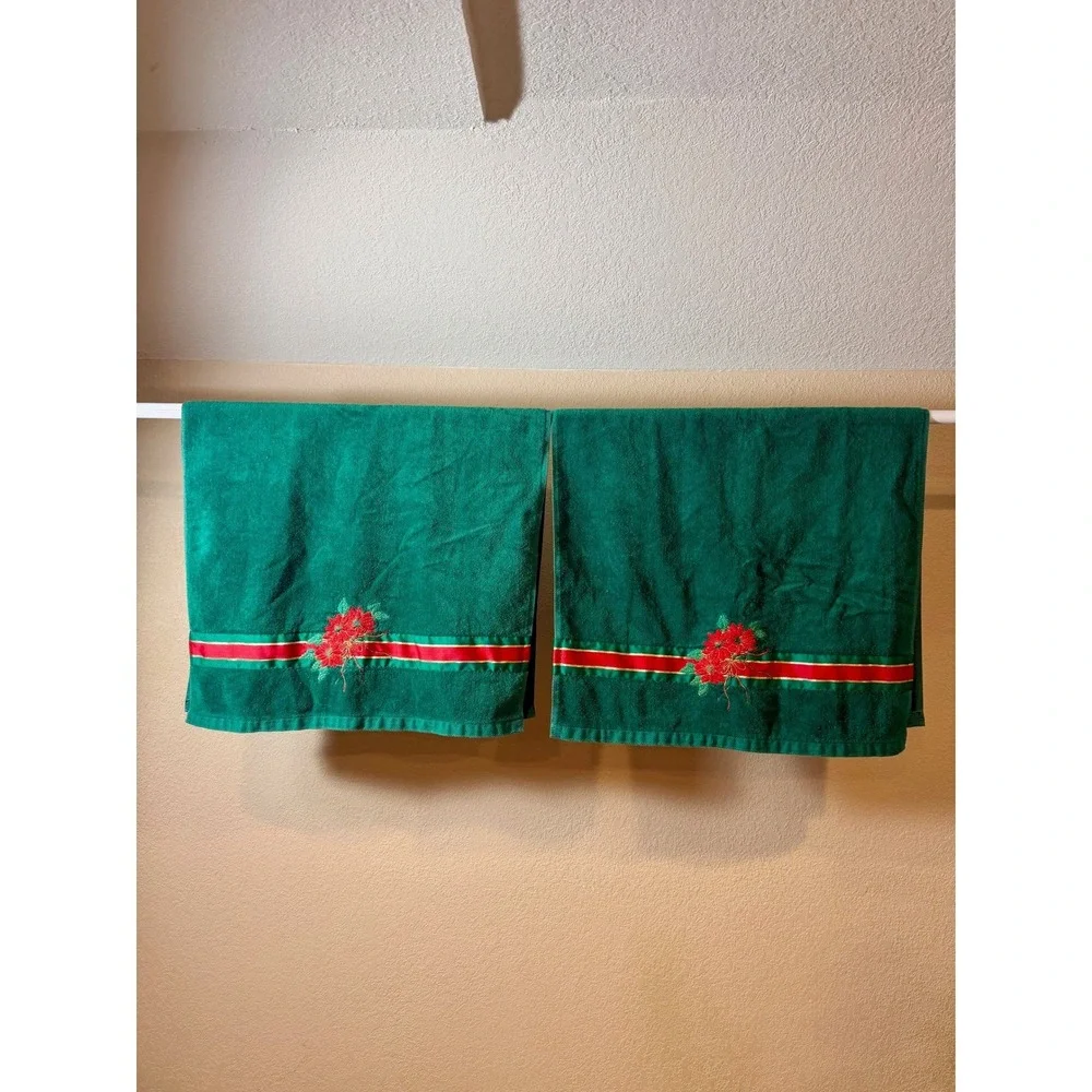 VTG Jillian Rose Christmas Body Towels Green Poinsettia Embroidery Set‎ 2